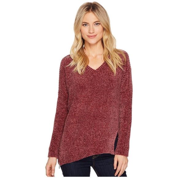 ✨ ROMEO&JULIET COUTURE Zip Side Chenille Sweater✨ - Picture 1 of 5